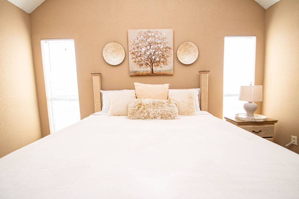 Photo of Bedroom in North Central Carrollton