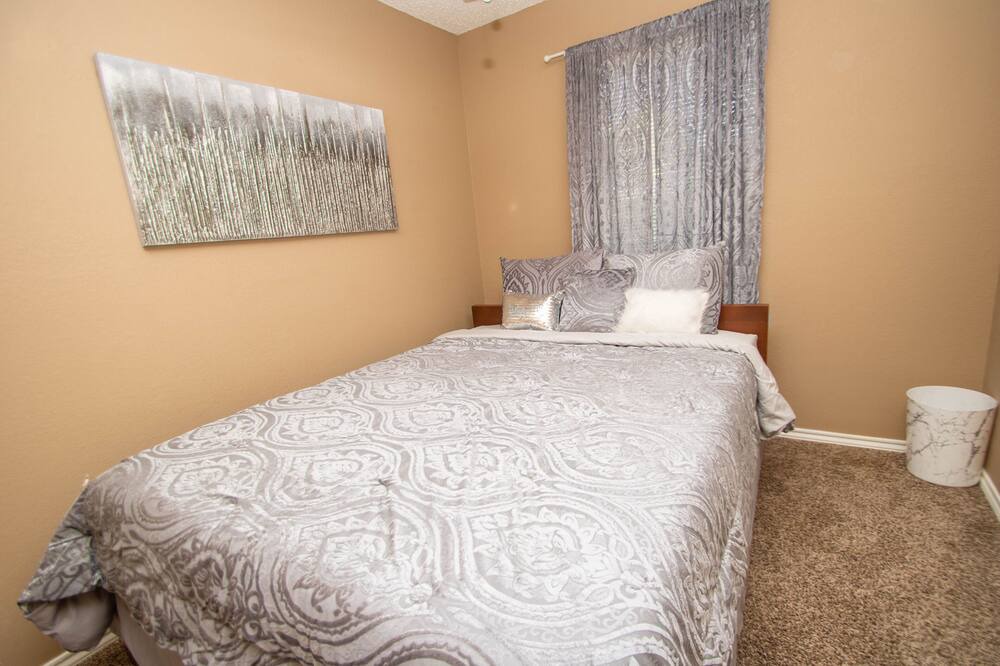Photo of Bedroom in North Central Carrollton