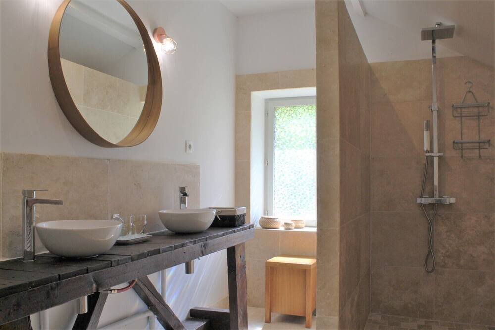 Photo of Bathroom in Contres