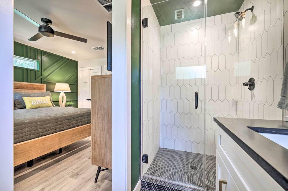 Photo of Bathroom in Hays