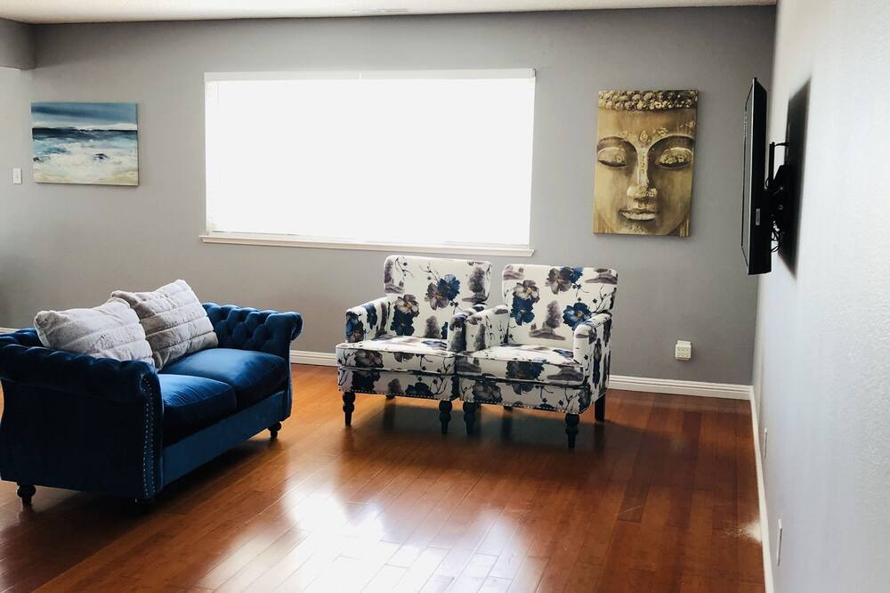 Photo of Livingroom in San Leandro