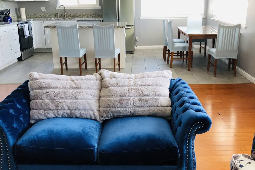 Photo of Livingroom in San Leandro