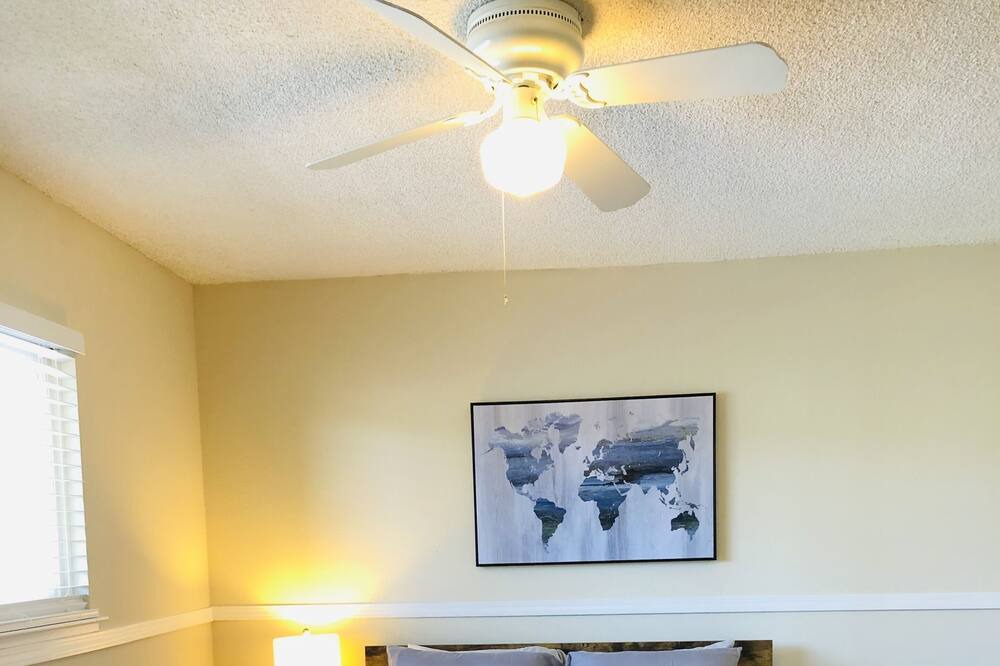 Photo of Bedroom in San Leandro