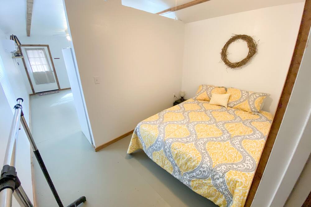 Photo of Bedroom in Throckmorton