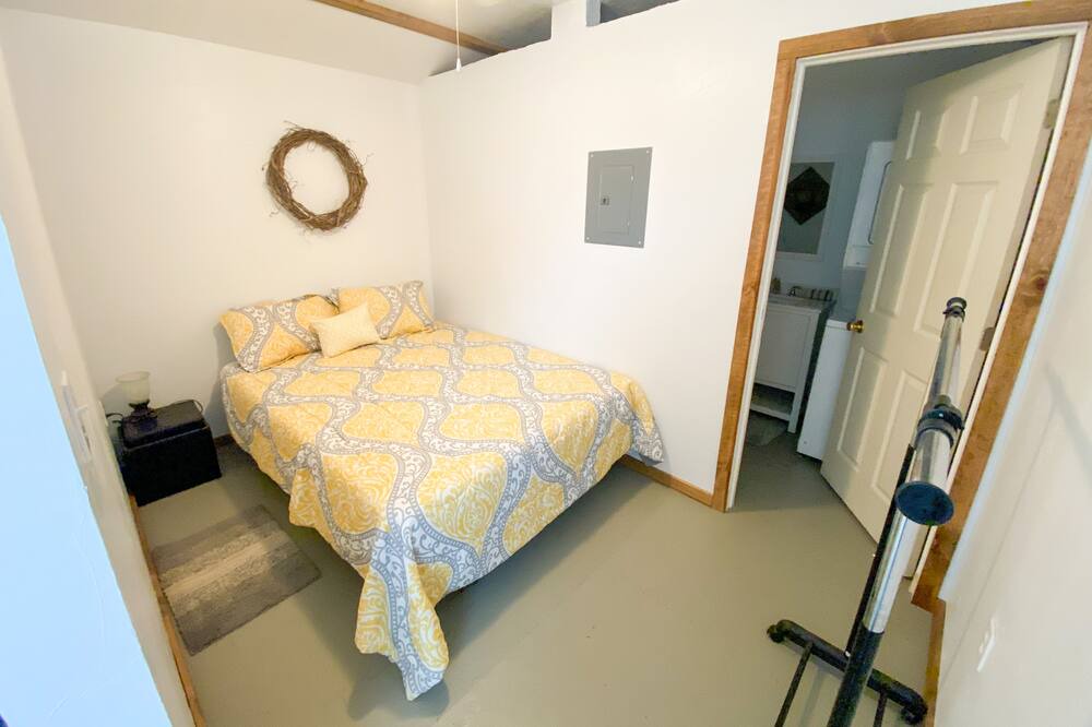 Photo of Bedroom in Throckmorton