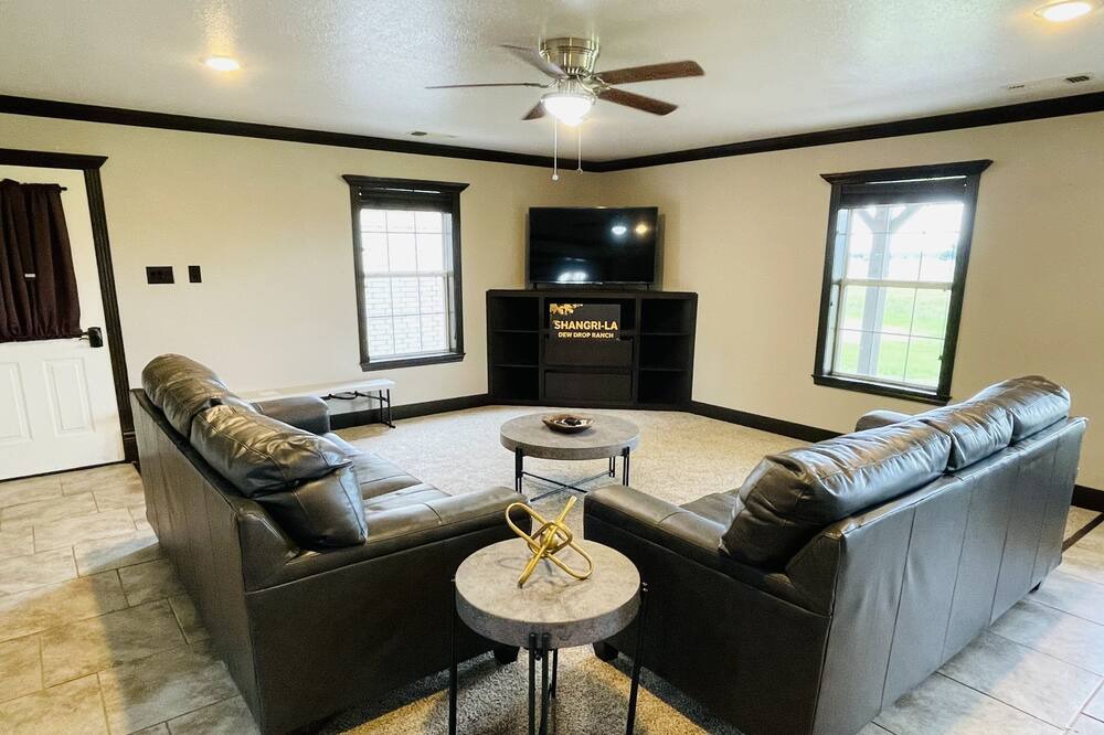 Photo of Livingroom in Pilot Point