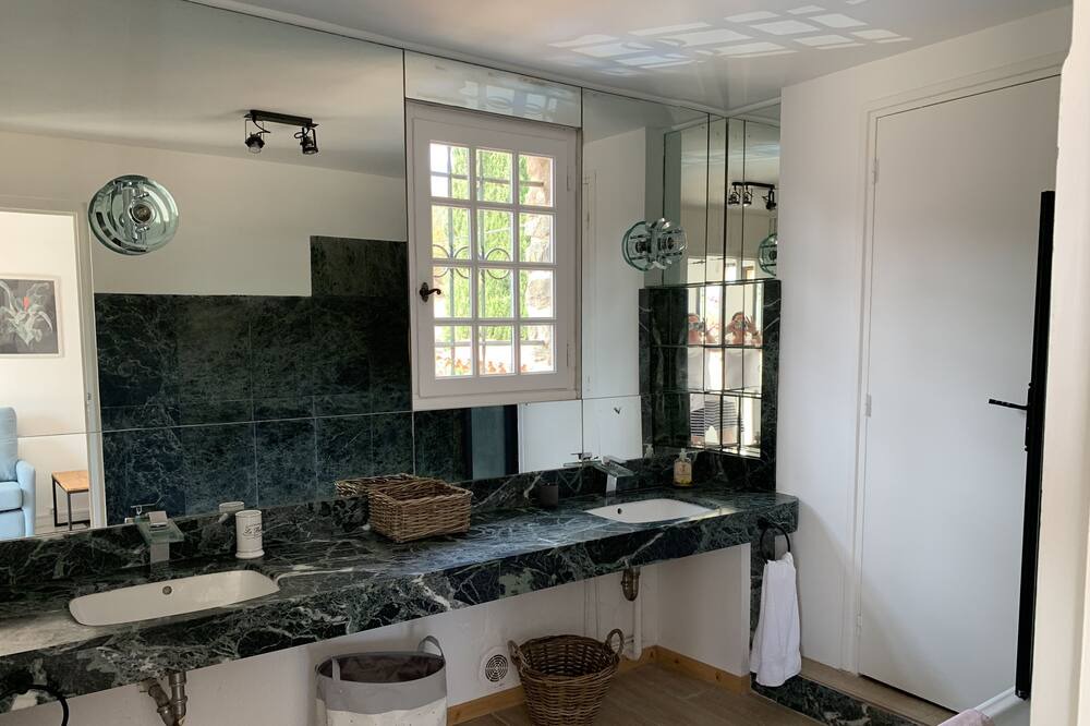 Photo of Bathroom in Castelnou