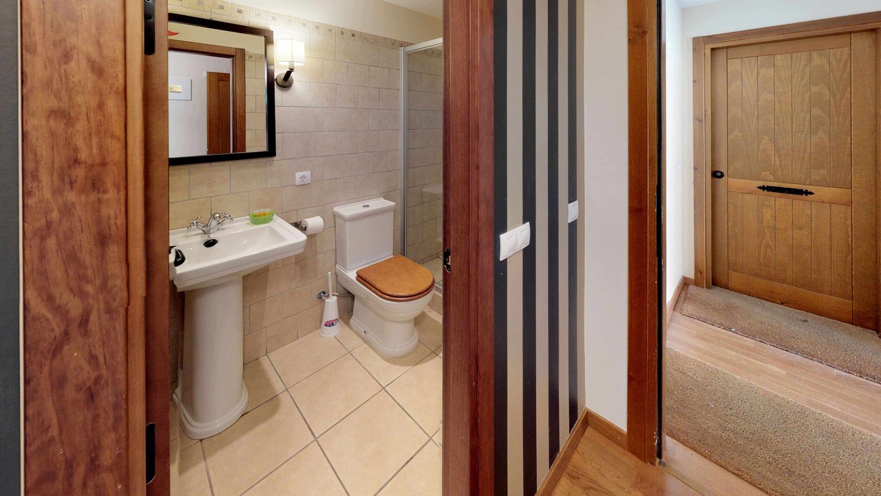 Photo of Bathroom in Escarrilla