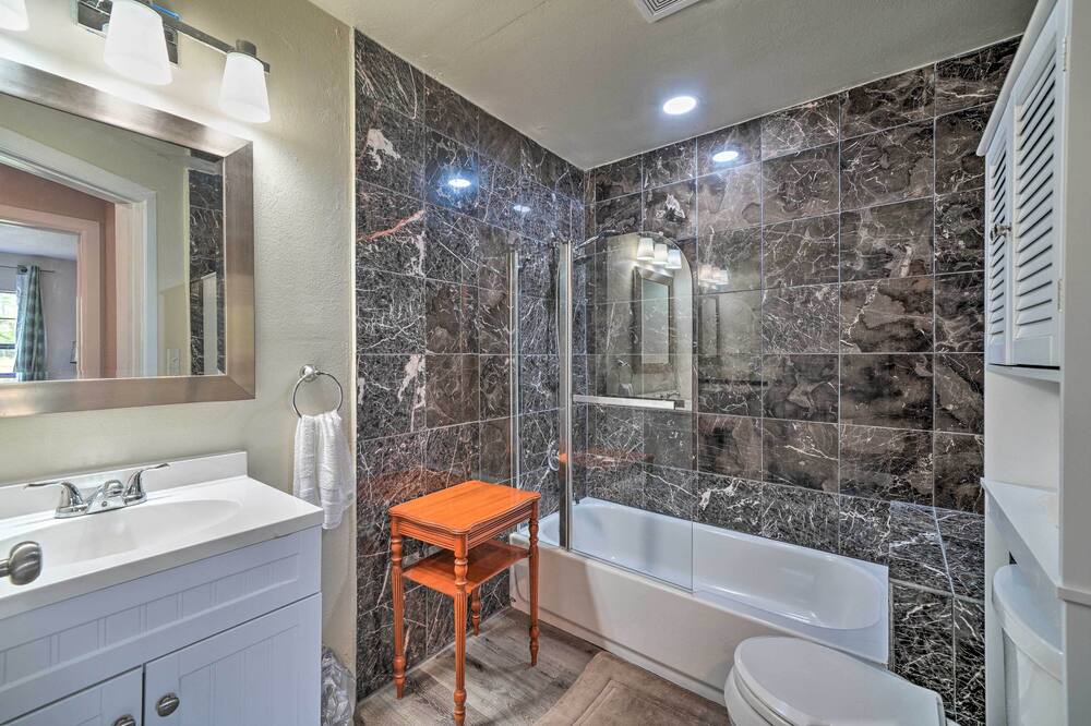Photo of Bathroom in Central Oklahoma City