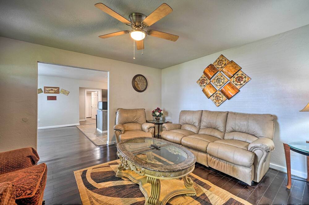 Photo of Livingroom in Central Oklahoma City