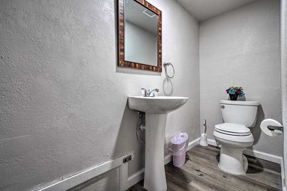 Photo of Bathroom in Central Oklahoma City
