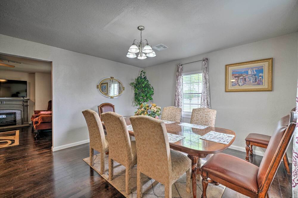 Photo of Livingroom in Central Oklahoma City