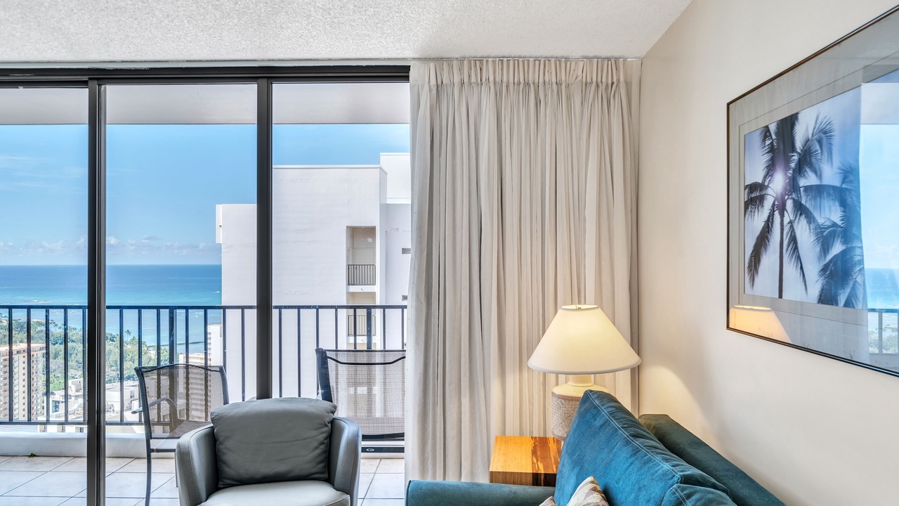 Photo of Livingroom in Waikiki