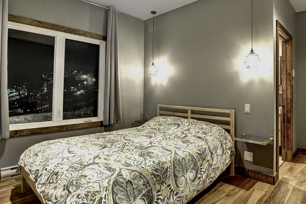 Photo of Bedroom in Stoneham