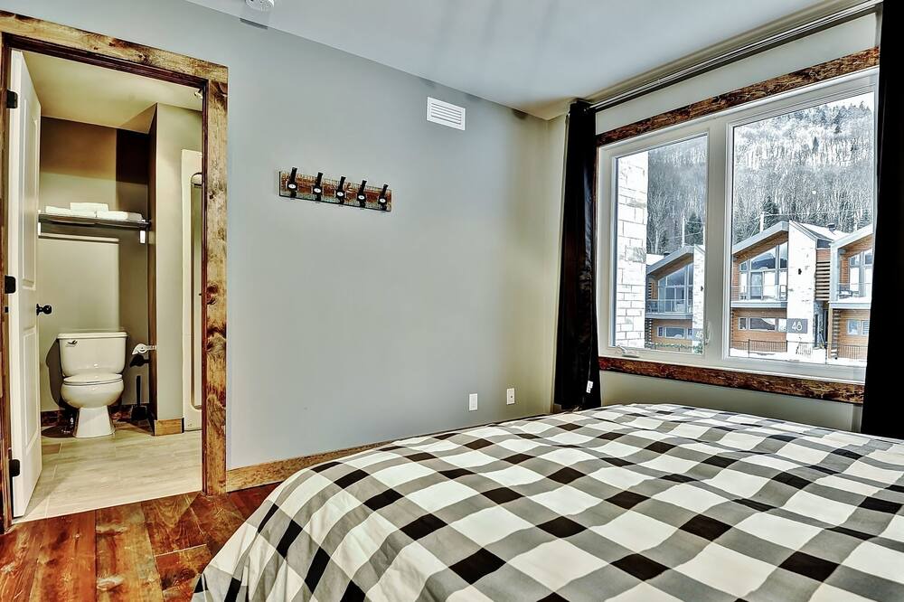 Photo of Bedroom in Stoneham