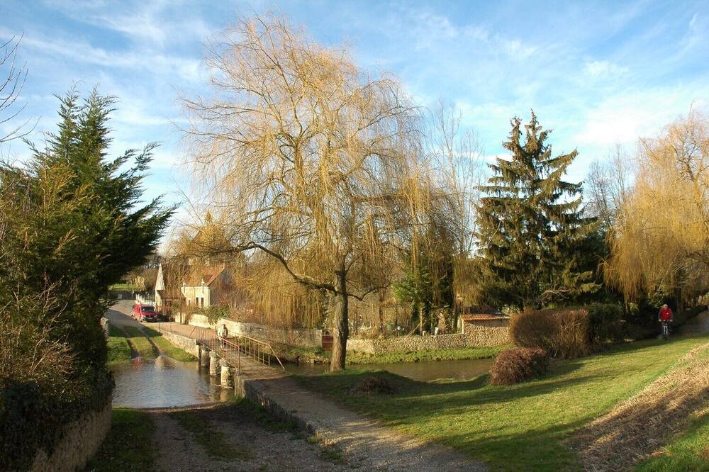 Photo of Outdoor in Ainay-le-Chateau