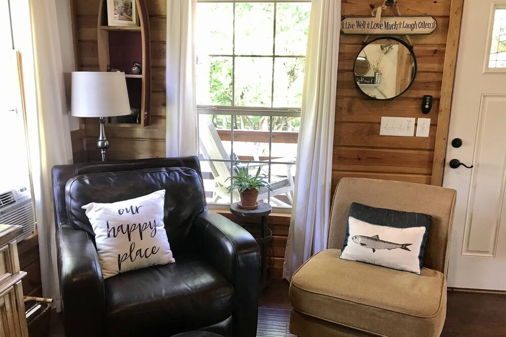 Photo of Livingroom in Proctor