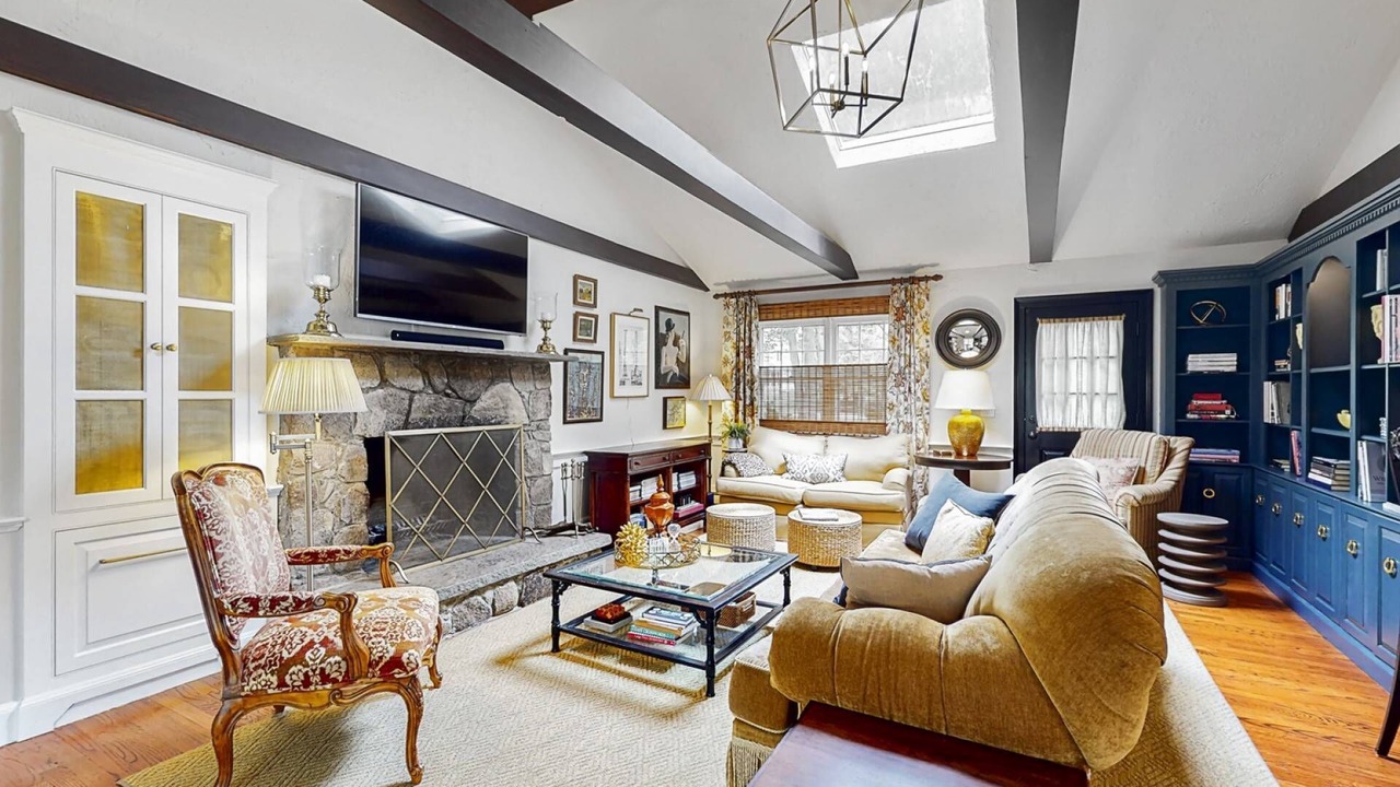 Photo of Livingroom in Redding Ridge