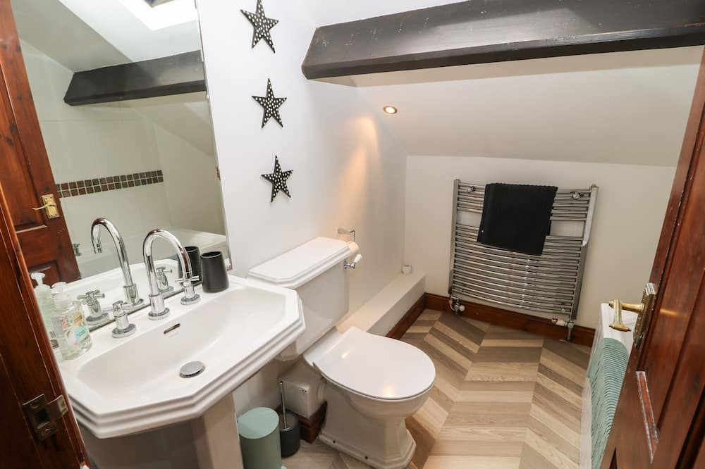 Photo of Bathroom in Summerbridge