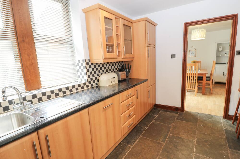 Photo of Kitchen in Summerbridge