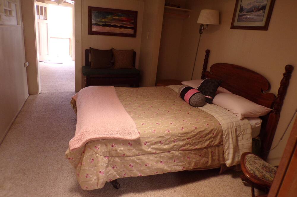 Photo of Bedroom in Cloudcroft