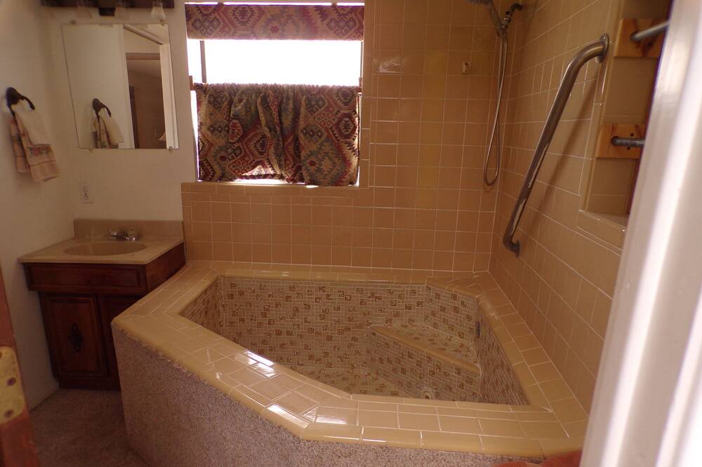 Photo of Bathroom in Cloudcroft