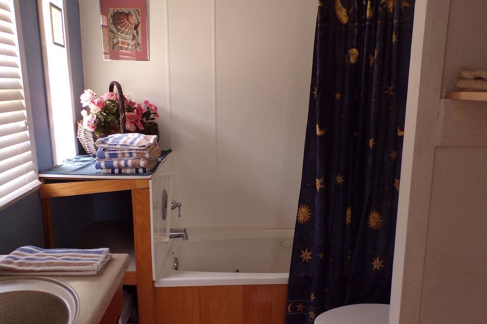 Photo of Bathroom in Cloudcroft