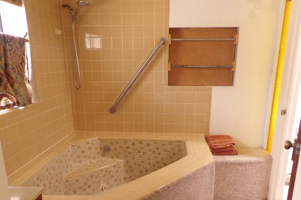 Photo of Bathroom in Cloudcroft