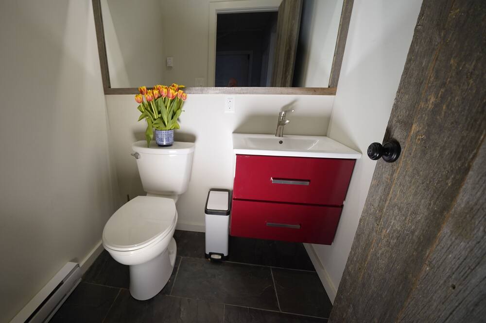 Photo of Bathroom in Utterson