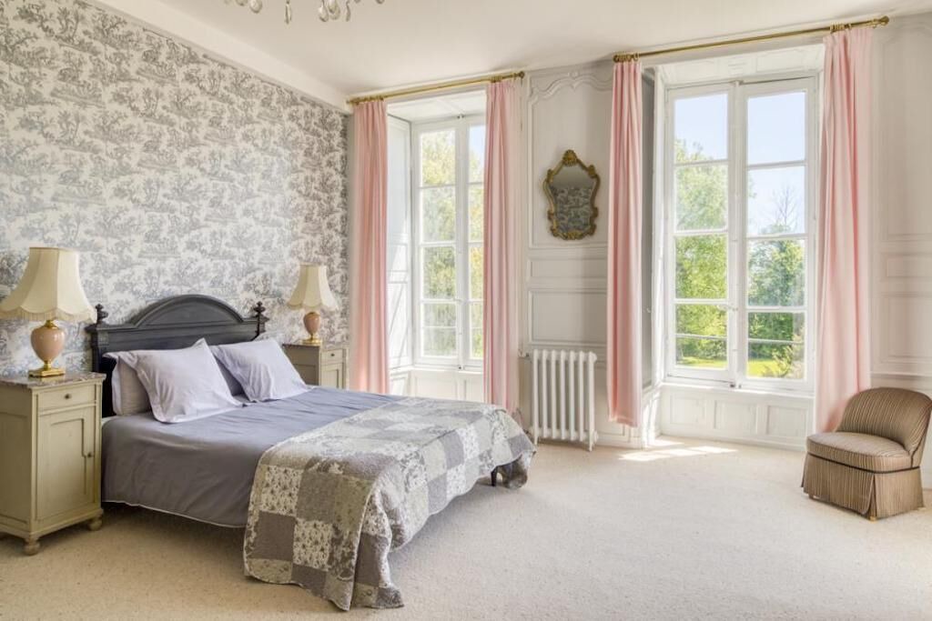 Photo of Others in Pleurs