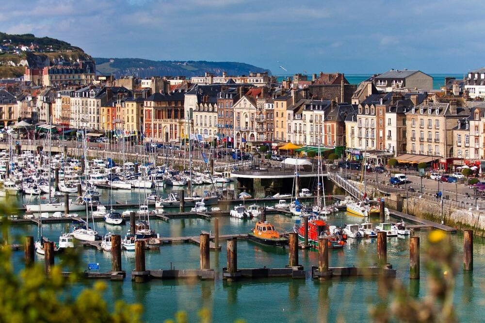 Photo of Others in Sierville