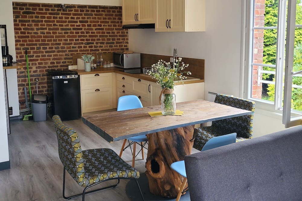 Photo of Livingroom in Sierville