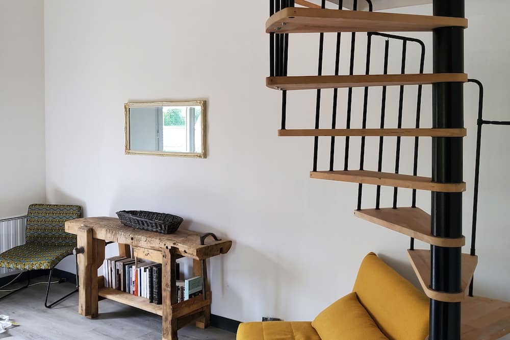 Photo of Livingroom in Sierville