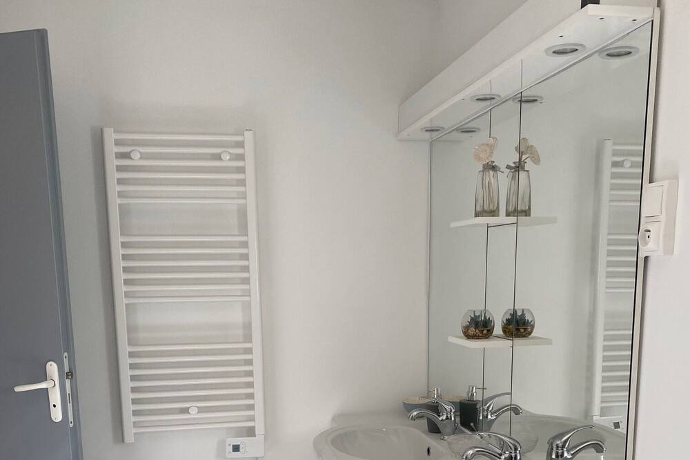 Photo of Bathroom in Meolans-Revel
