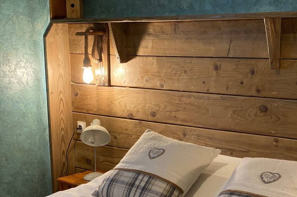 Photo of Bedroom in Meolans-Revel