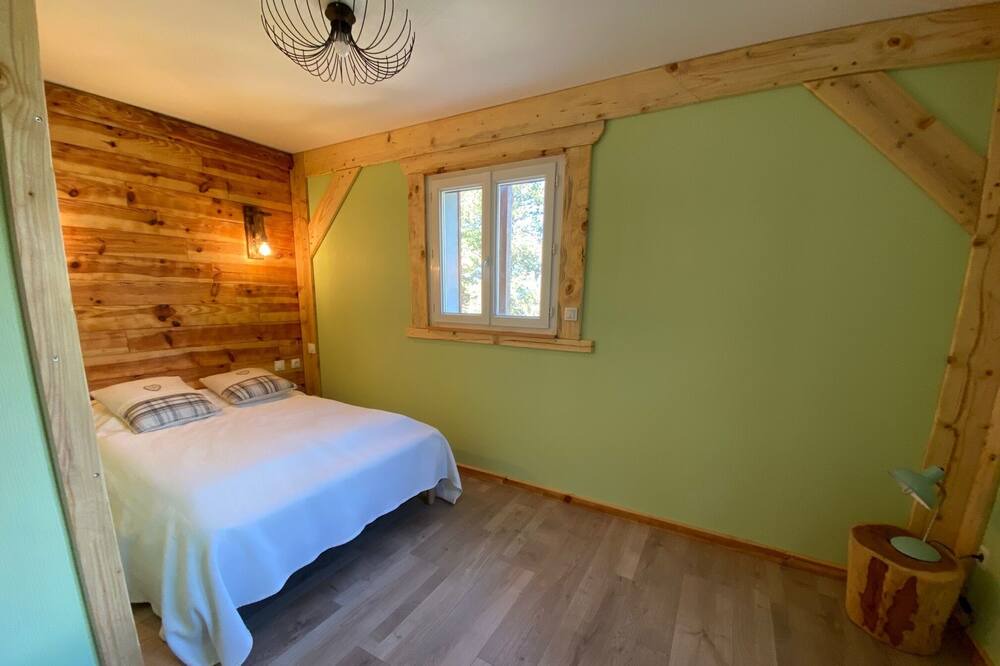 Photo of Bedroom in Meolans-Revel