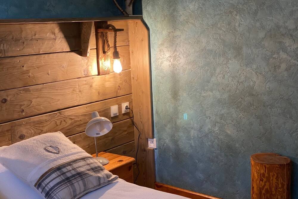 Photo of Bedroom in Meolans-Revel