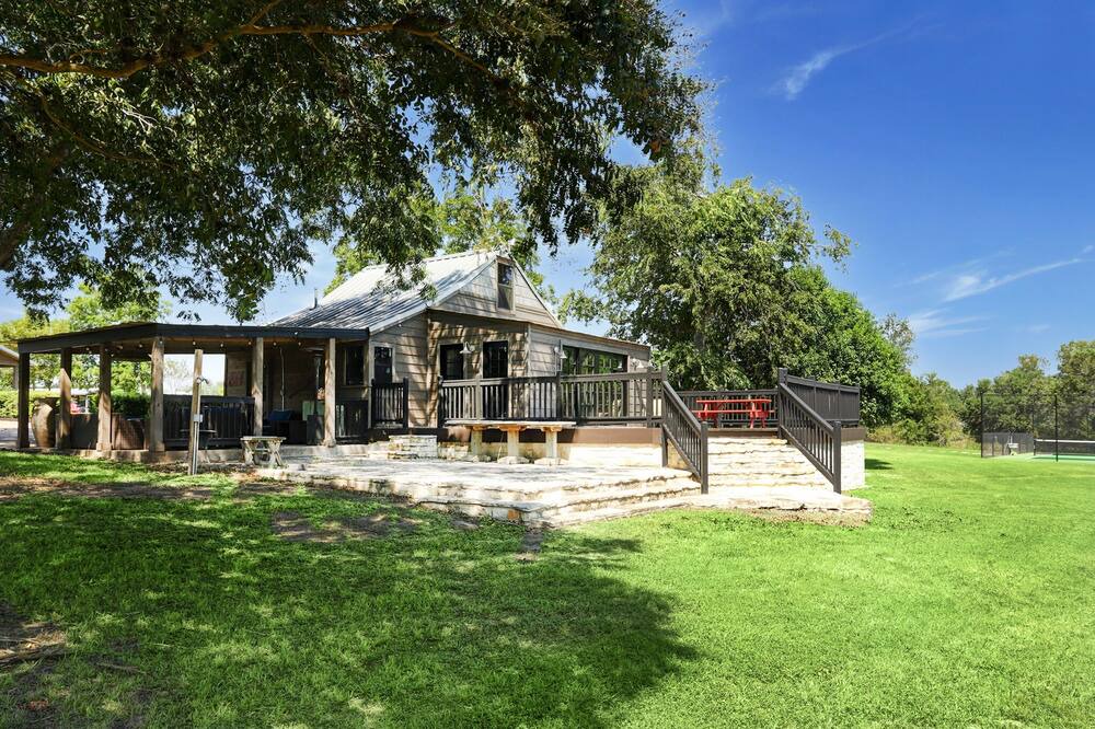 Photo of Outdoor in Round Top