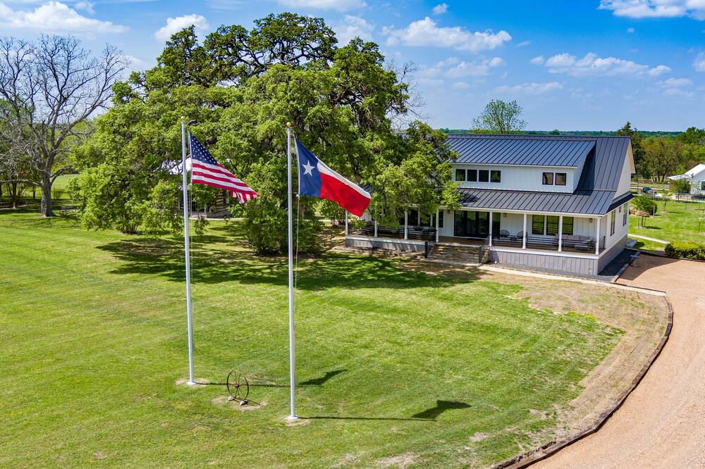 Photo of Others in Round Top