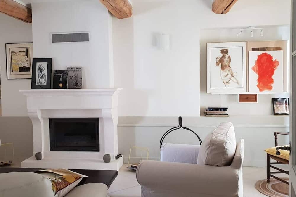 Photo of Livingroom in Caderousse