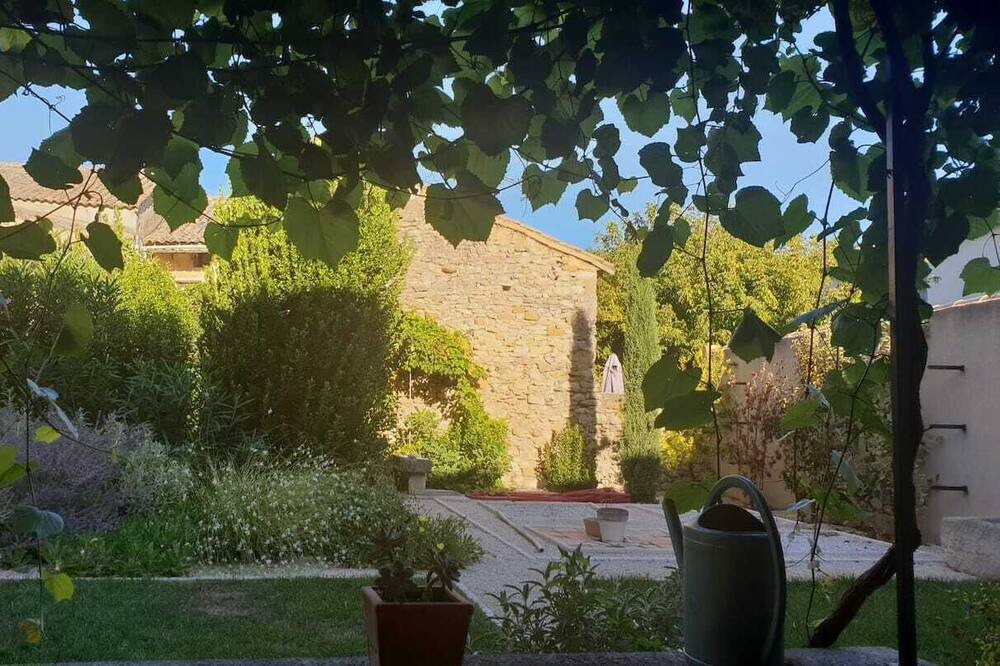 Photo of Outdoor in Caderousse