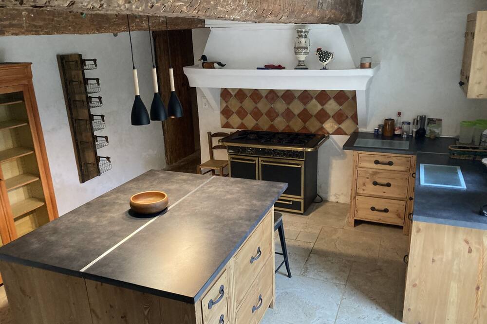 Photo of Kitchen in Saint-Michel-l'Observatoire