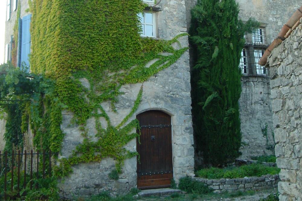 Photo of Outdoor in Saint-Michel-l'Observatoire