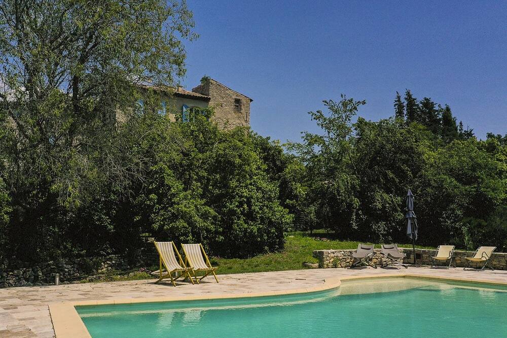 Photo of Outdoor in Saint-Michel-l'Observatoire