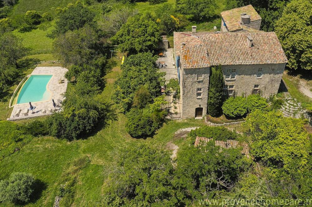 Photo of Outdoor in Saint-Michel-l'Observatoire