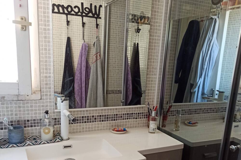 Photo of Bathroom in Vendres