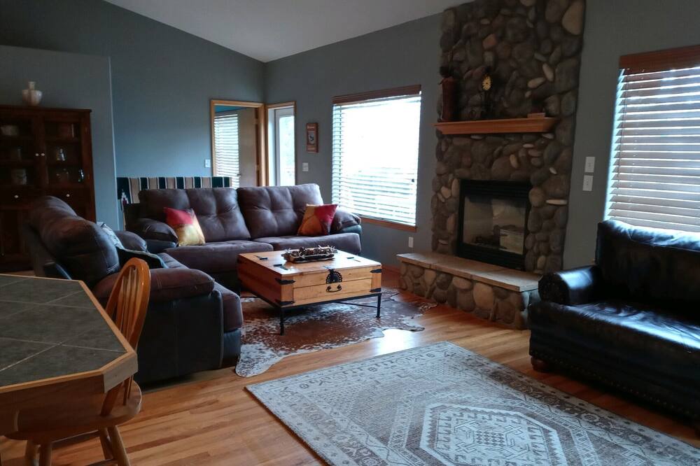 Photo of Livingroom in Spring Valley