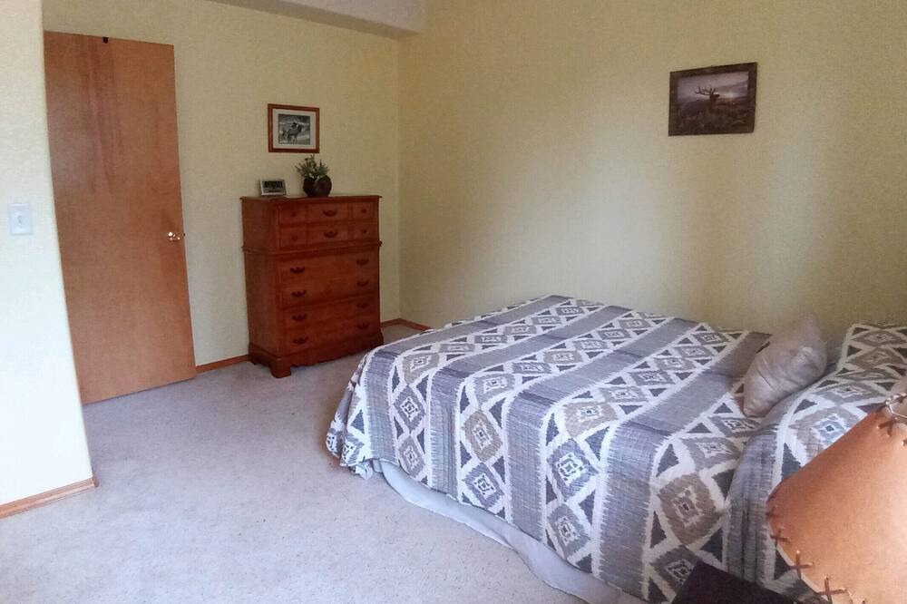Photo of Bedroom in Spring Valley