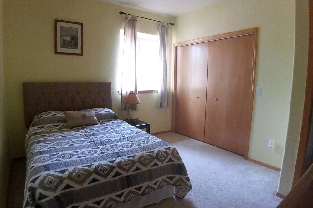 Photo of Bedroom in Spring Valley