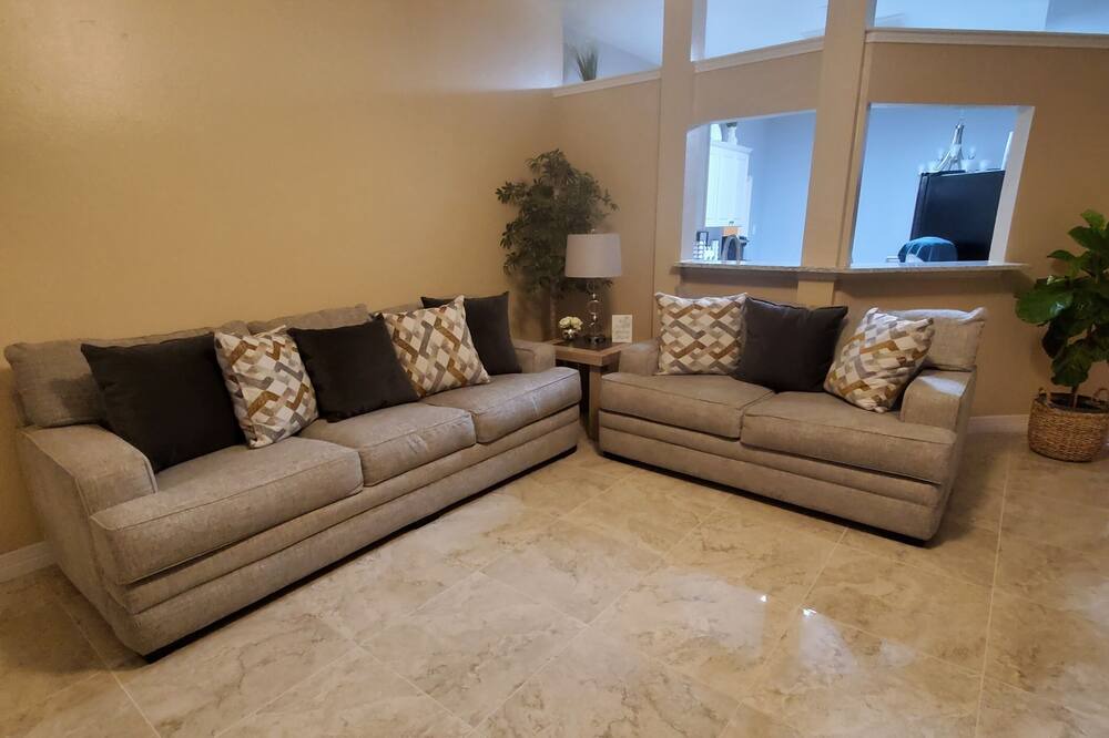 Photo of Livingroom in Humble